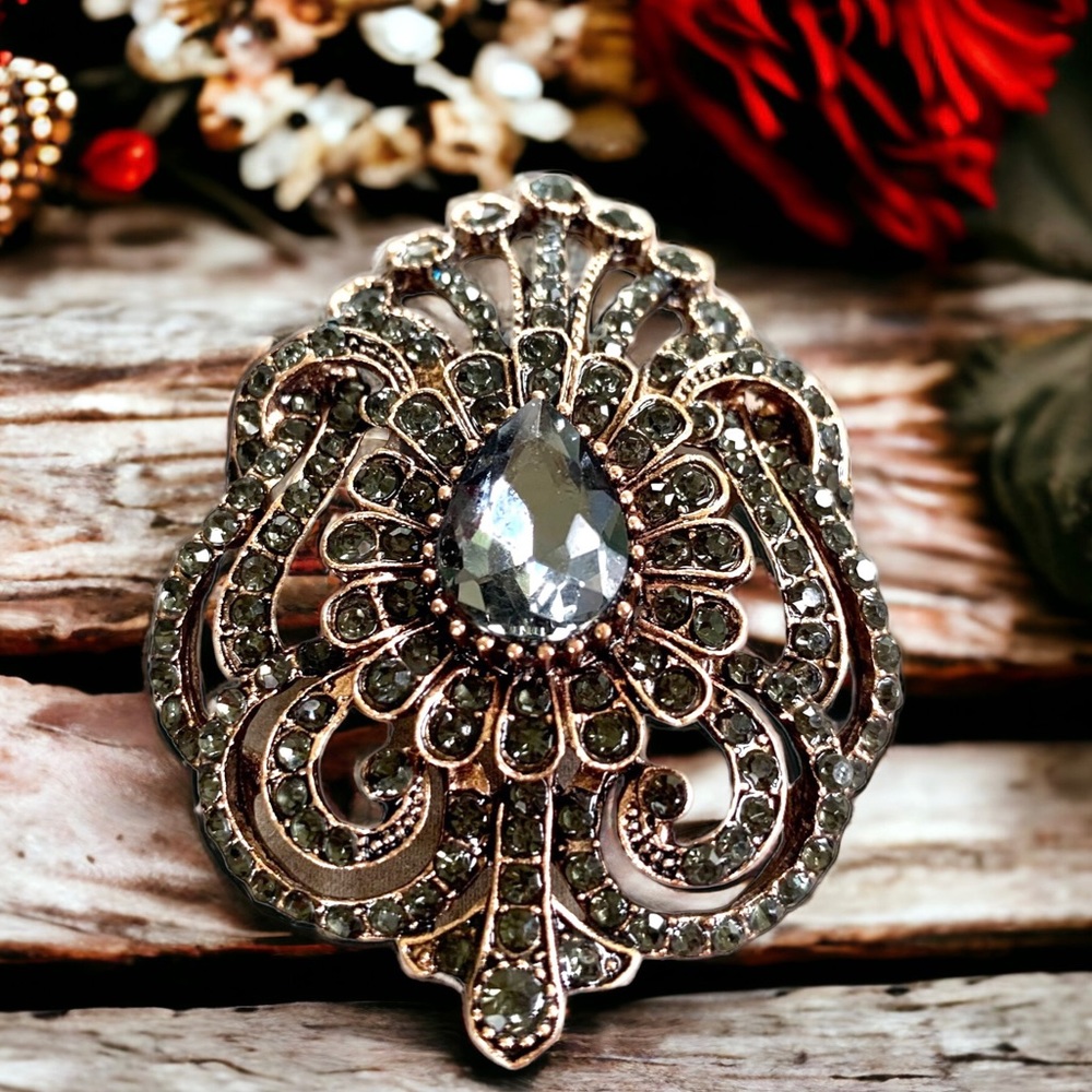 Large Victorian Renaissance Women's Lady Cameo Pendant or Brooch Pin 2.25” - Picture 4 of 7